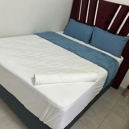 Chocolate City Guest House Ист-Лондон Экстерьер фото